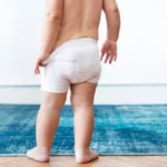 Oubliez les lessives classiques : ce détergent naturel pour couches lavables bébé est doux, efficace et sans résidus