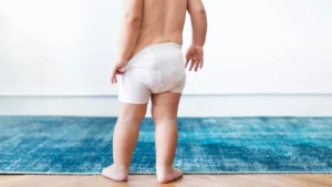 Oubliez les lessives classiques : ce détergent naturel pour couches lavables bébé est doux, efficace et sans résidus